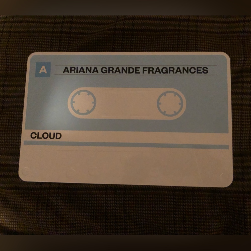 Ariana Grande Cloud empty tin box 
New condition